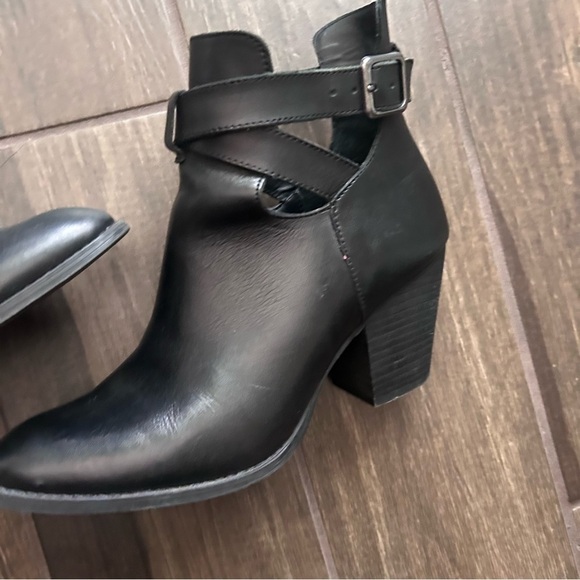 Reba KC Leather Ankle Booties in Black Sz 8.5 - Picture 2 of 10